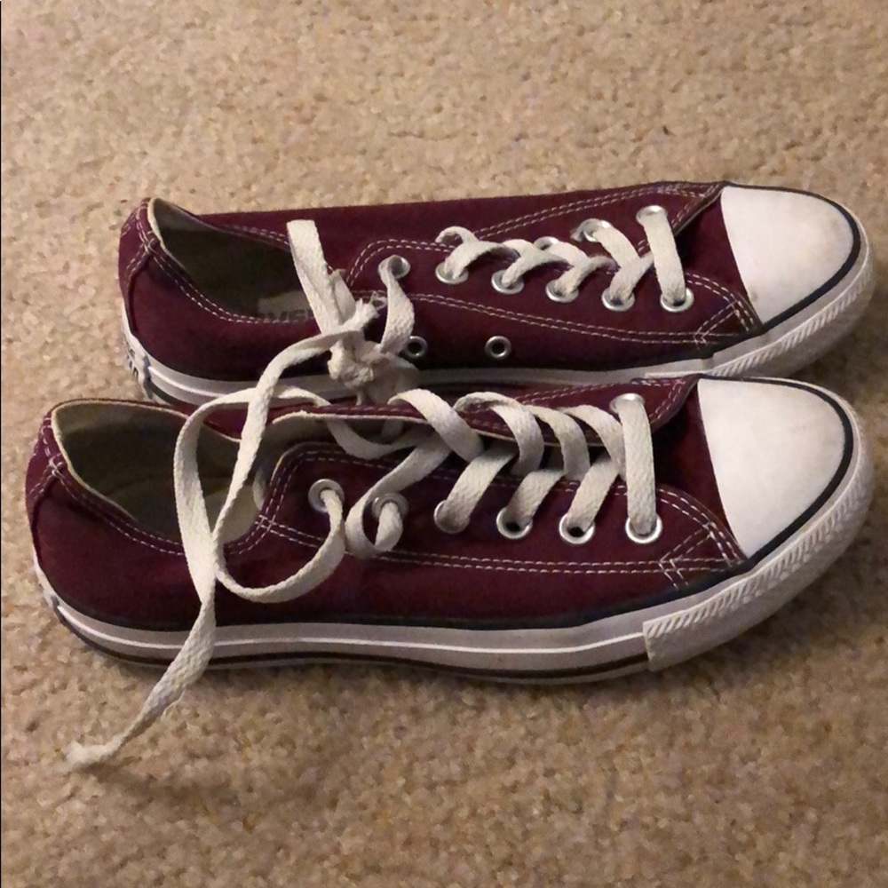 Maroon chucks/converse